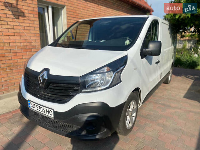 Белый Рено Трафик, объемом двигателя 1.6 л и пробегом 206 тыс. км за 13500 $, фото 5 на Automoto.ua