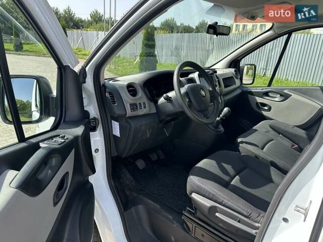 Білий Рено Трафік, об'ємом двигуна 1.6 л та пробігом 190 тис. км за 12700 $, фото 11 на Automoto.ua