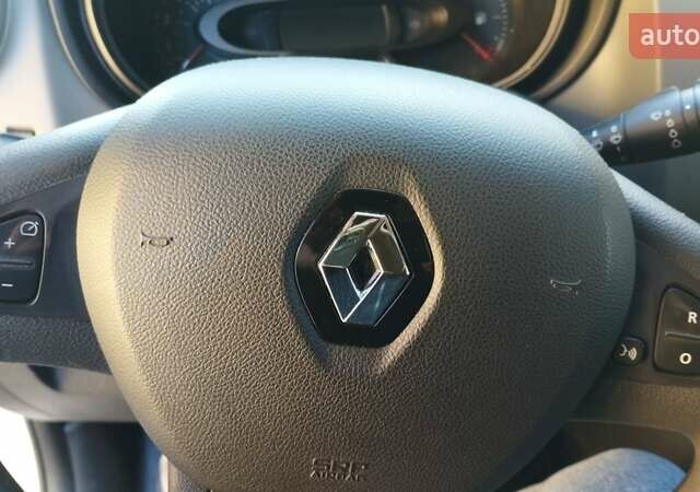 Белый Рено Трафик, объемом двигателя 1.6 л и пробегом 230 тыс. км за 12400 $, фото 8 на Automoto.ua