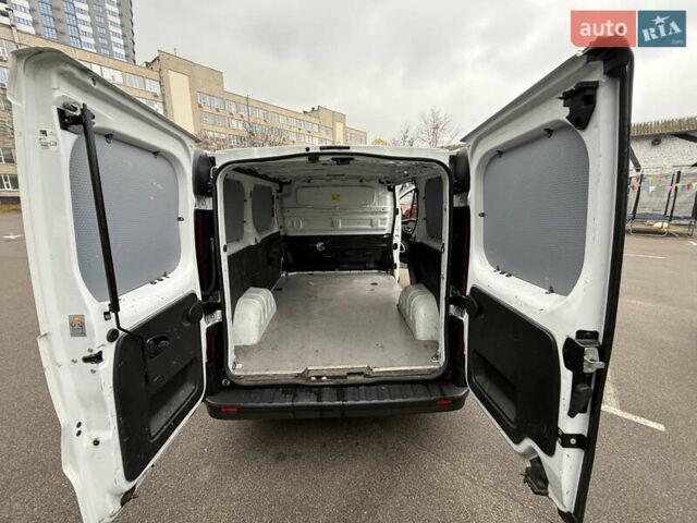 Белый Рено Трафик, объемом двигателя 1.6 л и пробегом 152 тыс. км за 13700 $, фото 9 на Automoto.ua