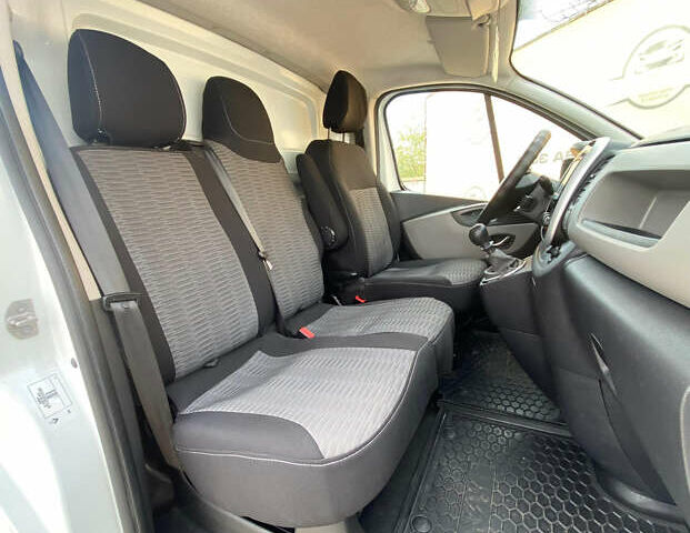 Белый Рено Трафик, объемом двигателя 1.6 л и пробегом 140 тыс. км за 14999 $, фото 22 на Automoto.ua