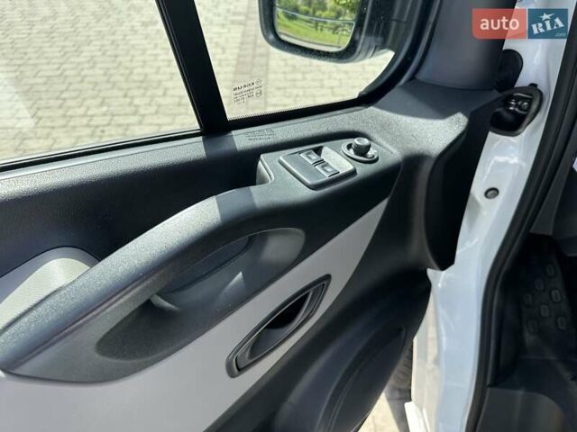 Білий Рено Трафік, об'ємом двигуна 1.6 л та пробігом 190 тис. км за 12700 $, фото 12 на Automoto.ua