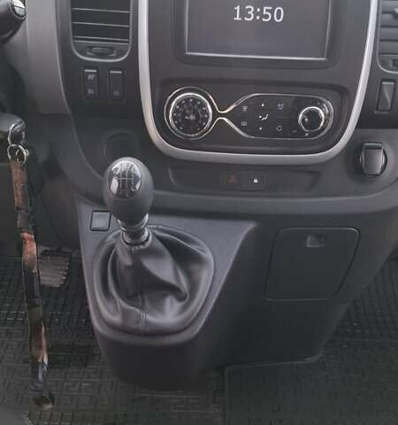 Білий Рено Трафік, об'ємом двигуна 1.6 л та пробігом 260 тис. км за 15500 $, фото 5 на Automoto.ua