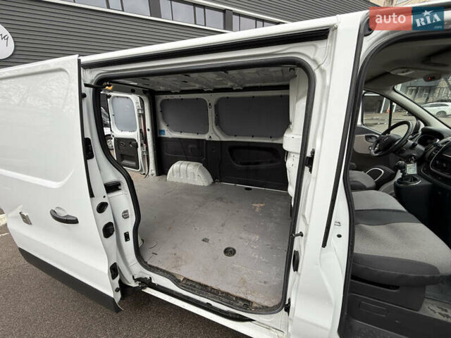 Белый Рено Трафик, объемом двигателя 1.6 л и пробегом 152 тыс. км за 13700 $, фото 10 на Automoto.ua