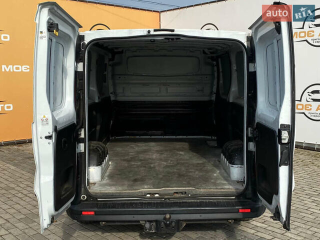 Белый Рено Трафик, объемом двигателя 1.6 л и пробегом 140 тыс. км за 14950 $, фото 20 на Automoto.ua