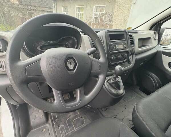 Белый Рено Трафик, объемом двигателя 1.6 л и пробегом 151 тыс. км за 14600 $, фото 2 на Automoto.ua