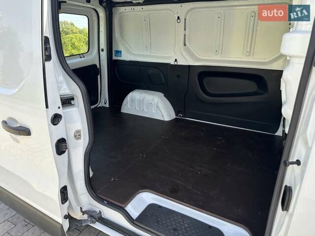 Білий Рено Трафік, об'ємом двигуна 1.6 л та пробігом 190 тис. км за 12700 $, фото 22 на Automoto.ua