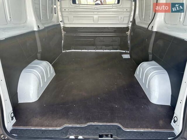Білий Рено Трафік, об'ємом двигуна 1.6 л та пробігом 190 тис. км за 12700 $, фото 24 на Automoto.ua