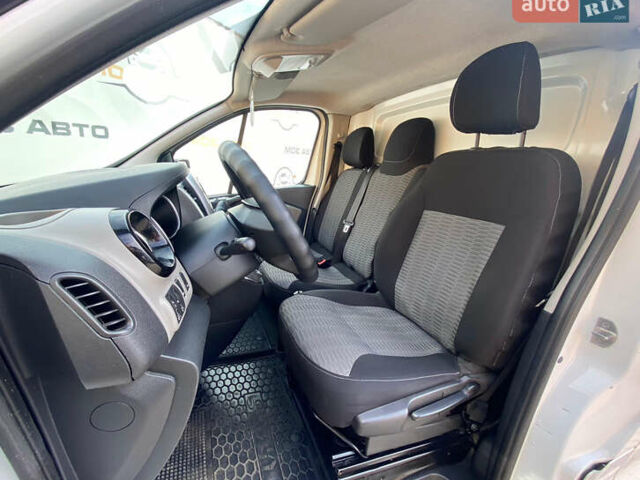 Белый Рено Трафик, объемом двигателя 1.6 л и пробегом 140 тыс. км за 14950 $, фото 13 на Automoto.ua