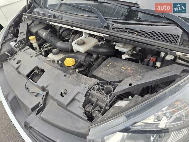 Белый Рено Трафик, объемом двигателя 1.6 л и пробегом 321 тыс. км за 16000 $, фото 16 на Automoto.ua