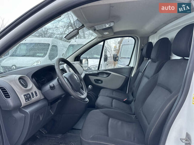 Белый Рено Трафик, объемом двигателя 1.6 л и пробегом 220 тыс. км за 14850 $, фото 12 на Automoto.ua