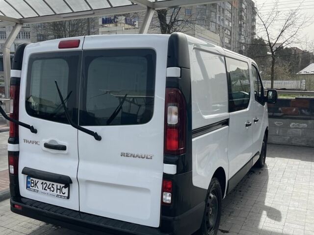 Белый Рено Трафик, объемом двигателя 1.6 л и пробегом 179 тыс. км за 14500 $, фото 4 на Automoto.ua