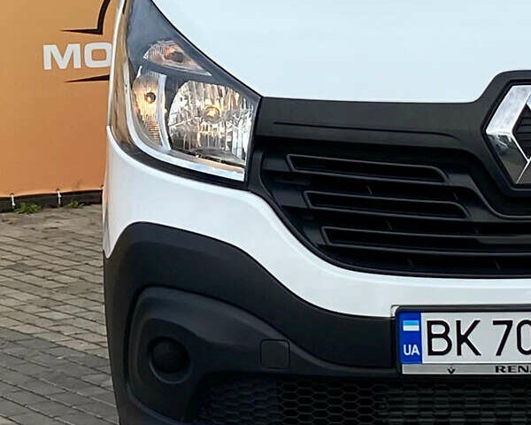 Белый Рено Трафик, объемом двигателя 1.6 л и пробегом 140 тыс. км за 14999 $, фото 3 на Automoto.ua