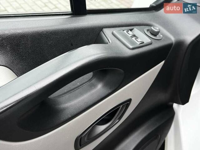 Белый Рено Трафик, объемом двигателя 1.6 л и пробегом 174 тыс. км за 15999 $, фото 15 на Automoto.ua