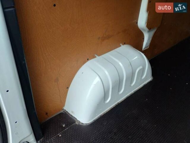 Белый Рено Трафик, объемом двигателя 1.6 л и пробегом 190 тыс. км за 14000 $, фото 18 на Automoto.ua