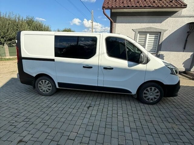 Білий Рено Трафік, об'ємом двигуна 2 л та пробігом 247 тис. км за 18000 $, фото 2 на Automoto.ua