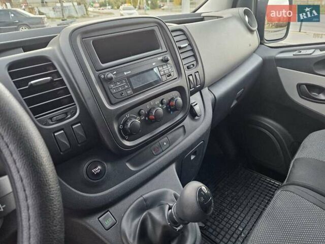Белый Рено Трафик, объемом двигателя 1.6 л и пробегом 165 тыс. км за 15300 $, фото 18 на Automoto.ua