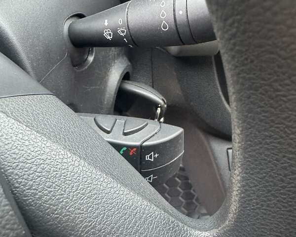 Білий Рено Трафік, об'ємом двигуна 1.6 л та пробігом 228 тис. км за 14800 $, фото 32 на Automoto.ua