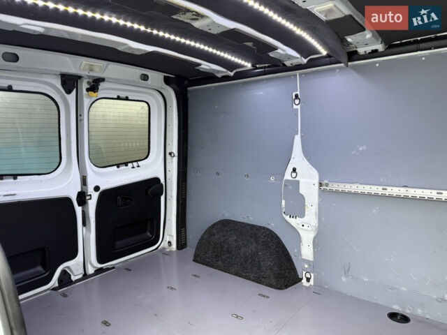 Білий Рено Трафік, об'ємом двигуна 1.6 л та пробігом 160 тис. км за 14999 $, фото 22 на Automoto.ua