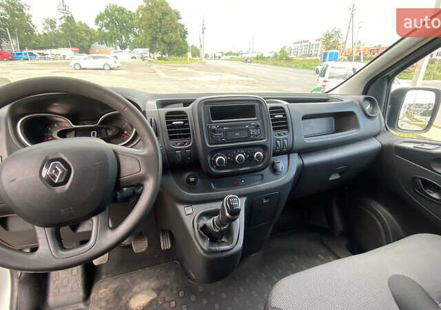 Белый Рено Трафик, объемом двигателя 2 л и пробегом 180 тыс. км за 15400 $, фото 8 на Automoto.ua