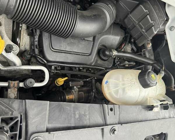 Білий Рено Трафік, об'ємом двигуна 1.6 л та пробігом 228 тис. км за 14800 $, фото 37 на Automoto.ua