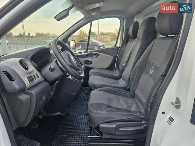 Белый Рено Трафик, объемом двигателя 1.6 л и пробегом 165 тыс. км за 15300 $, фото 17 на Automoto.ua