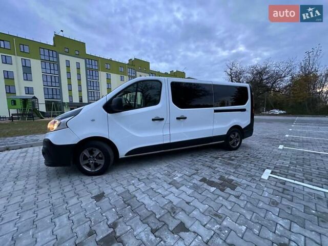 Белый Рено Трафик, объемом двигателя 1.6 л и пробегом 111 тыс. км за 19999 $, фото 1 на Automoto.ua