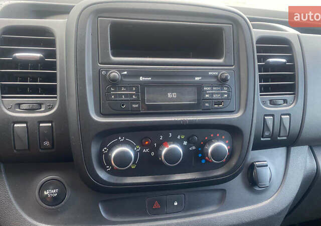 Белый Рено Трафик, объемом двигателя 2 л и пробегом 180 тыс. км за 15400 $, фото 9 на Automoto.ua