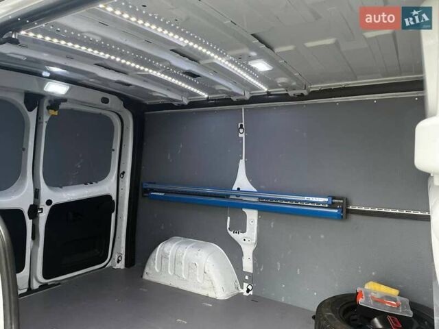 Белый Рено Трафик, объемом двигателя 1.6 л и пробегом 174 тыс. км за 15999 $, фото 11 на Automoto.ua