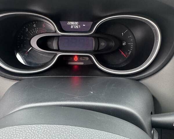 Білий Рено Трафік, об'ємом двигуна 1.6 л та пробігом 228 тис. км за 14800 $, фото 22 на Automoto.ua