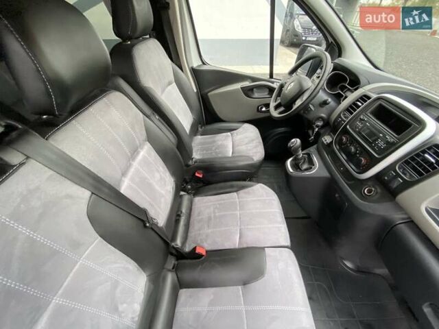 Білий Рено Трафік, об'ємом двигуна 1.6 л та пробігом 110 тис. км за 19999 $, фото 27 на Automoto.ua