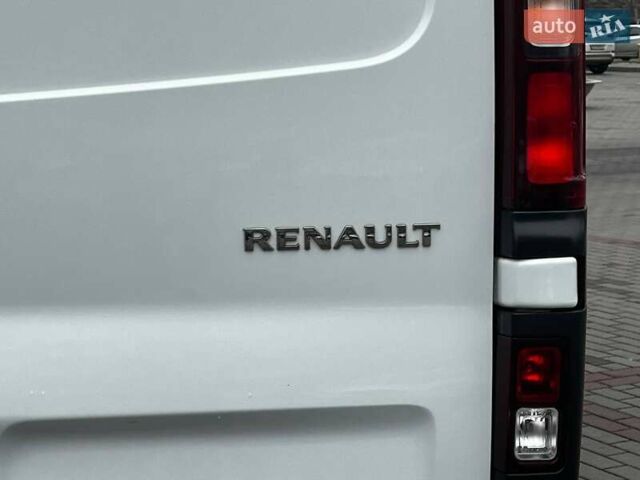 Белый Рено Трафик, объемом двигателя 1.6 л и пробегом 174 тыс. км за 15999 $, фото 6 на Automoto.ua
