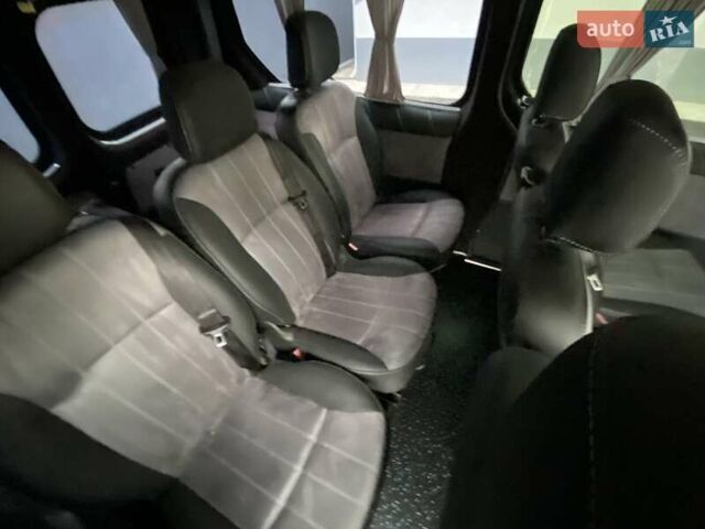 Білий Рено Трафік, об'ємом двигуна 1.6 л та пробігом 110 тис. км за 19999 $, фото 32 на Automoto.ua