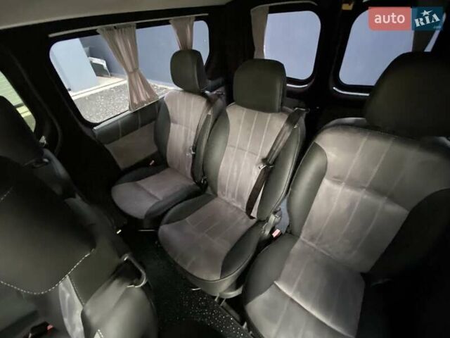 Білий Рено Трафік, об'ємом двигуна 1.6 л та пробігом 110 тис. км за 19999 $, фото 35 на Automoto.ua