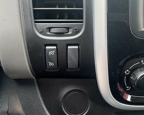 Білий Рено Трафік, об'ємом двигуна 1.6 л та пробігом 228 тис. км за 14800 $, фото 33 на Automoto.ua