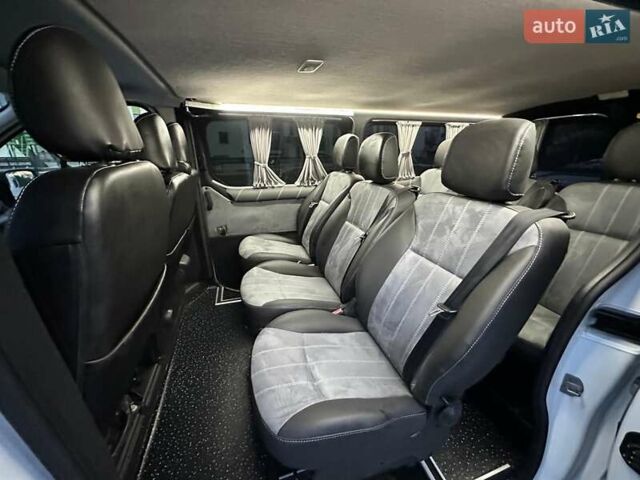 Белый Рено Трафик, объемом двигателя 1.6 л и пробегом 111 тыс. км за 19999 $, фото 69 на Automoto.ua