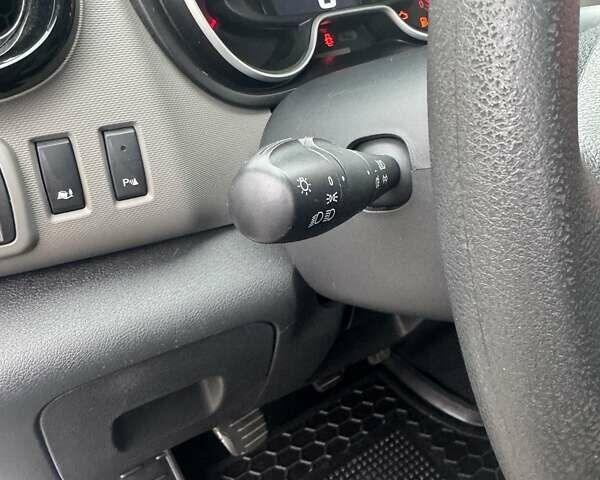 Білий Рено Трафік, об'ємом двигуна 1.6 л та пробігом 228 тис. км за 14800 $, фото 31 на Automoto.ua