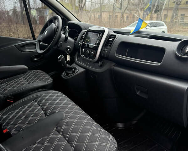 Білий Рено Трафік, об'ємом двигуна 2 л та пробігом 152 тис. км за 18800 $, фото 12 на Automoto.ua