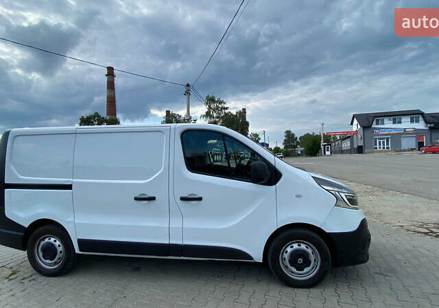Белый Рено Трафик, объемом двигателя 2 л и пробегом 180 тыс. км за 15400 $, фото 3 на Automoto.ua