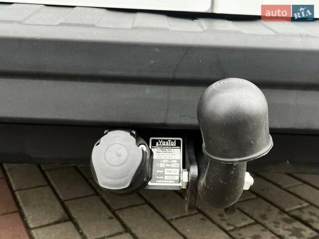 Белый Рено Трафик, объемом двигателя 1.6 л и пробегом 174 тыс. км за 15999 $, фото 17 на Automoto.ua