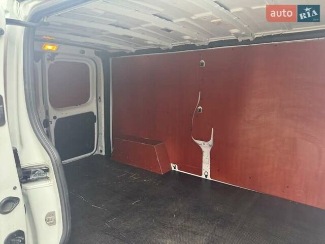 Білий Рено Трафік, об'ємом двигуна 1.6 л та пробігом 228 тис. км за 14800 $, фото 6 на Automoto.ua