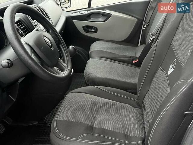 Белый Рено Трафик, объемом двигателя 1.6 л и пробегом 174 тыс. км за 15999 $, фото 14 на Automoto.ua