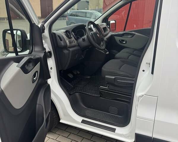 Білий Рено Трафік, об'ємом двигуна 1.6 л та пробігом 228 тис. км за 14800 $, фото 19 на Automoto.ua