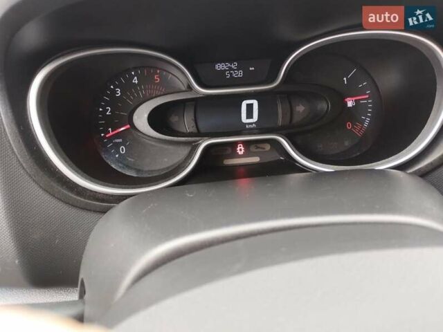 Белый Рено Трафик, объемом двигателя 1.6 л и пробегом 190 тыс. км за 14000 $, фото 10 на Automoto.ua