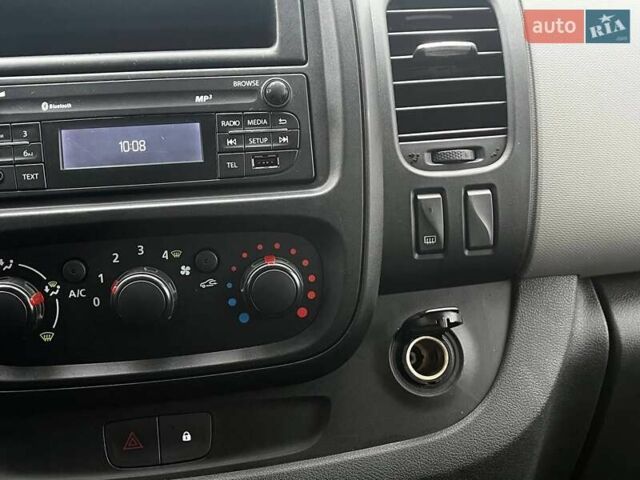 Белый Рено Трафик, объемом двигателя 1.6 л и пробегом 174 тыс. км за 15999 $, фото 25 на Automoto.ua