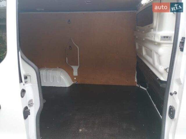 Белый Рено Трафик, объемом двигателя 1.6 л и пробегом 190 тыс. км за 14000 $, фото 13 на Automoto.ua