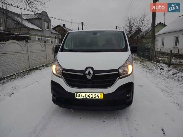 Білий Рено Трафік, об'ємом двигуна 2 л та пробігом 232 тис. км за 17500 $, фото 1 на Automoto.ua