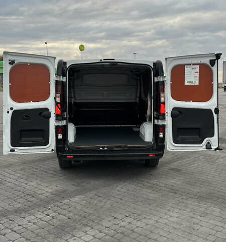 Белый Рено Трафик, объемом двигателя 2 л и пробегом 201 тыс. км за 16200 $, фото 25 на Automoto.ua