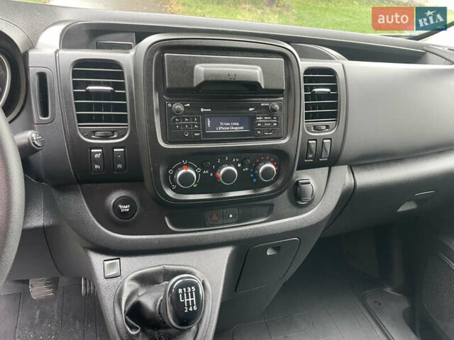 Білий Рено Трафік, об'ємом двигуна 2 л та пробігом 198 тис. км за 16990 $, фото 16 на Automoto.ua