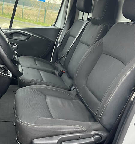 Белый Рено Трафик, объемом двигателя 2 л и пробегом 201 тыс. км за 16200 $, фото 32 на Automoto.ua